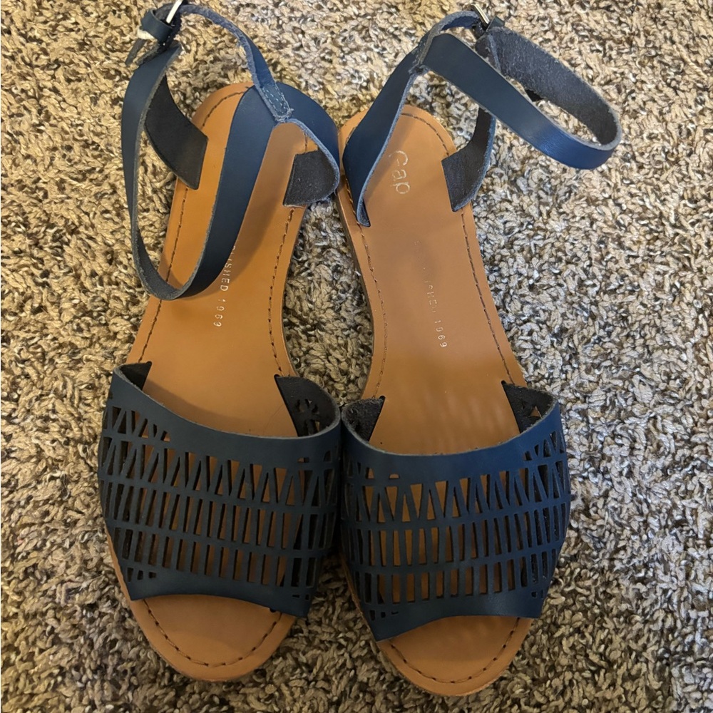 Gap sandals size 7.5